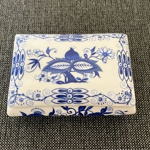 Blue and White Trinket box by Vienna Woods-Mann-Blue Onion Pattern, Rectangular